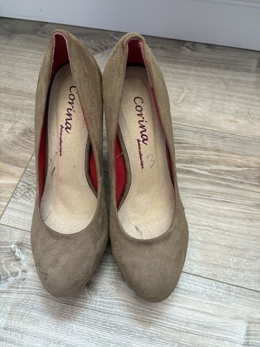 Pantofi cu toc de dama,marimea 40 ,noi fara eticheta