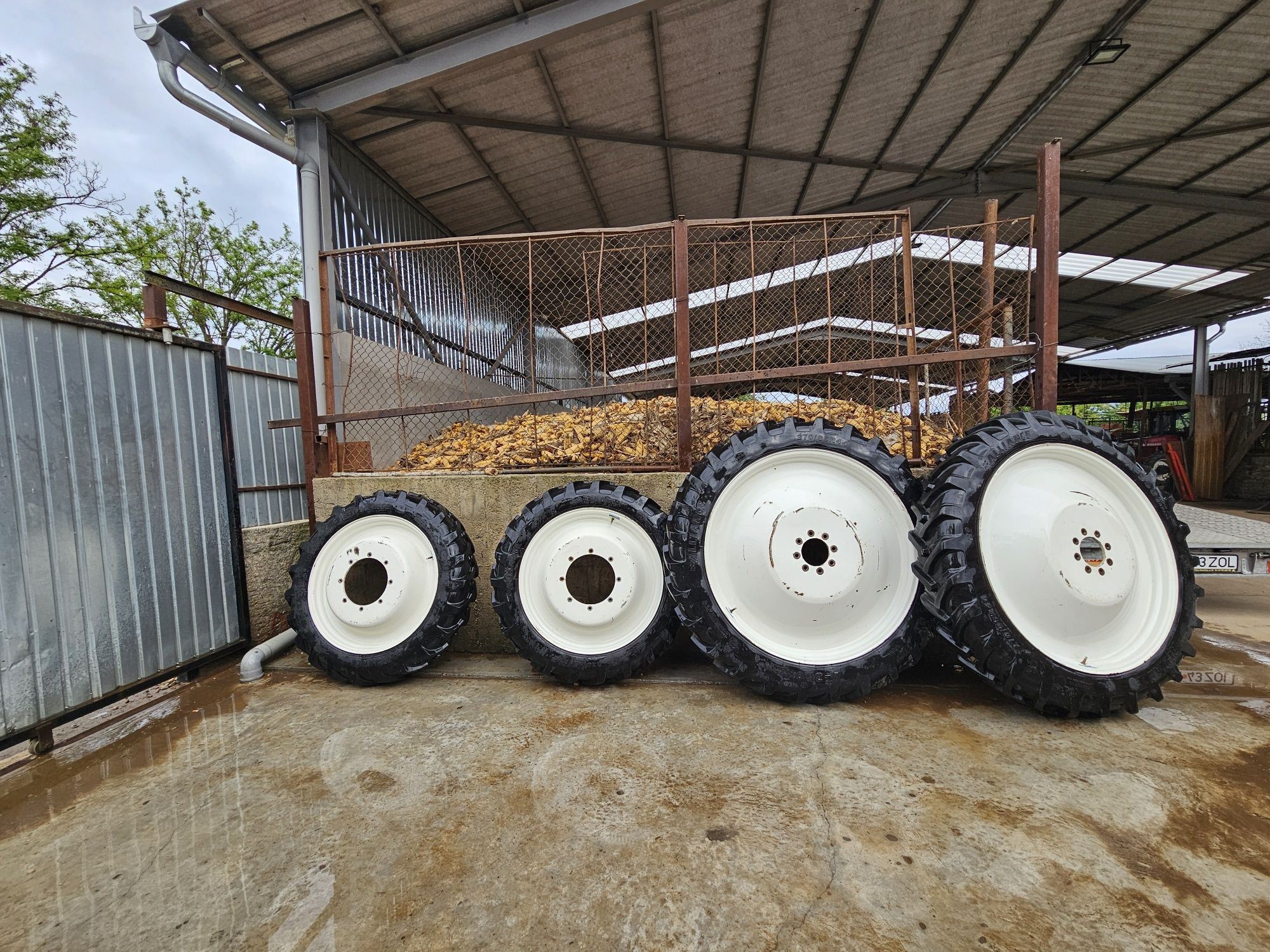 De vânzare roți tehnologice/înguste pentru new holland
