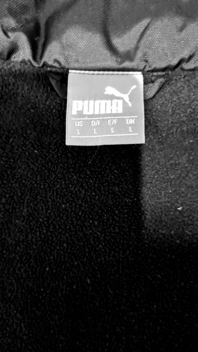 Vand geaca PUMA,ca și noua