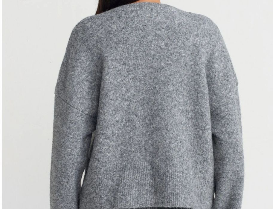 Pulover gros cu decolteu in V gri marimea L