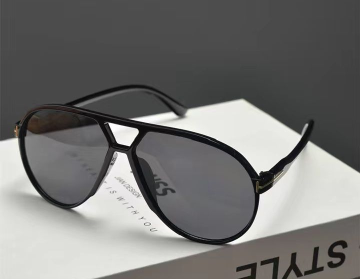 Продаю новые очки (мешочек, тряпочка)