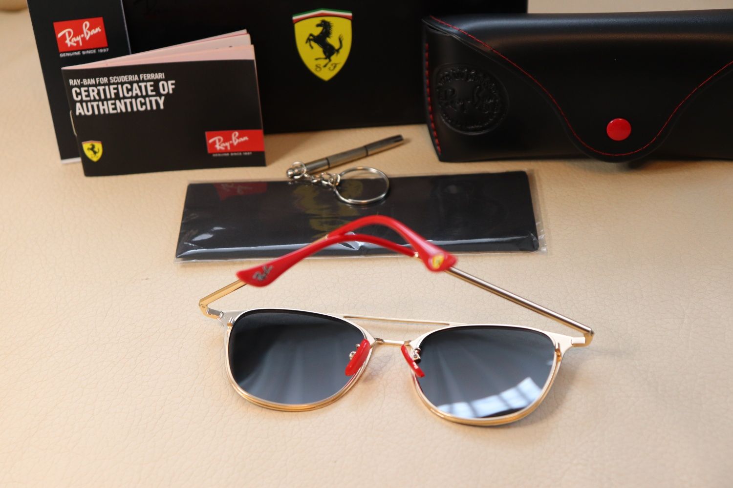 Ray-Ban Ferrari Scuderia collection RB3601M ochelari de soare Carrera