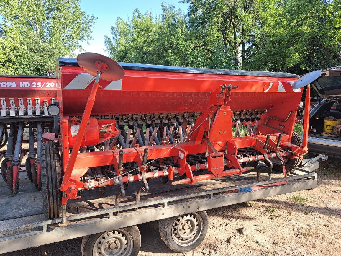 Semanatoare paioase sup 21 , 2,5 , 3 si 4 m pe discuri, grau,lucerna ,