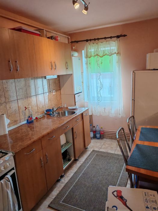 Închiriez apartament 2 camere