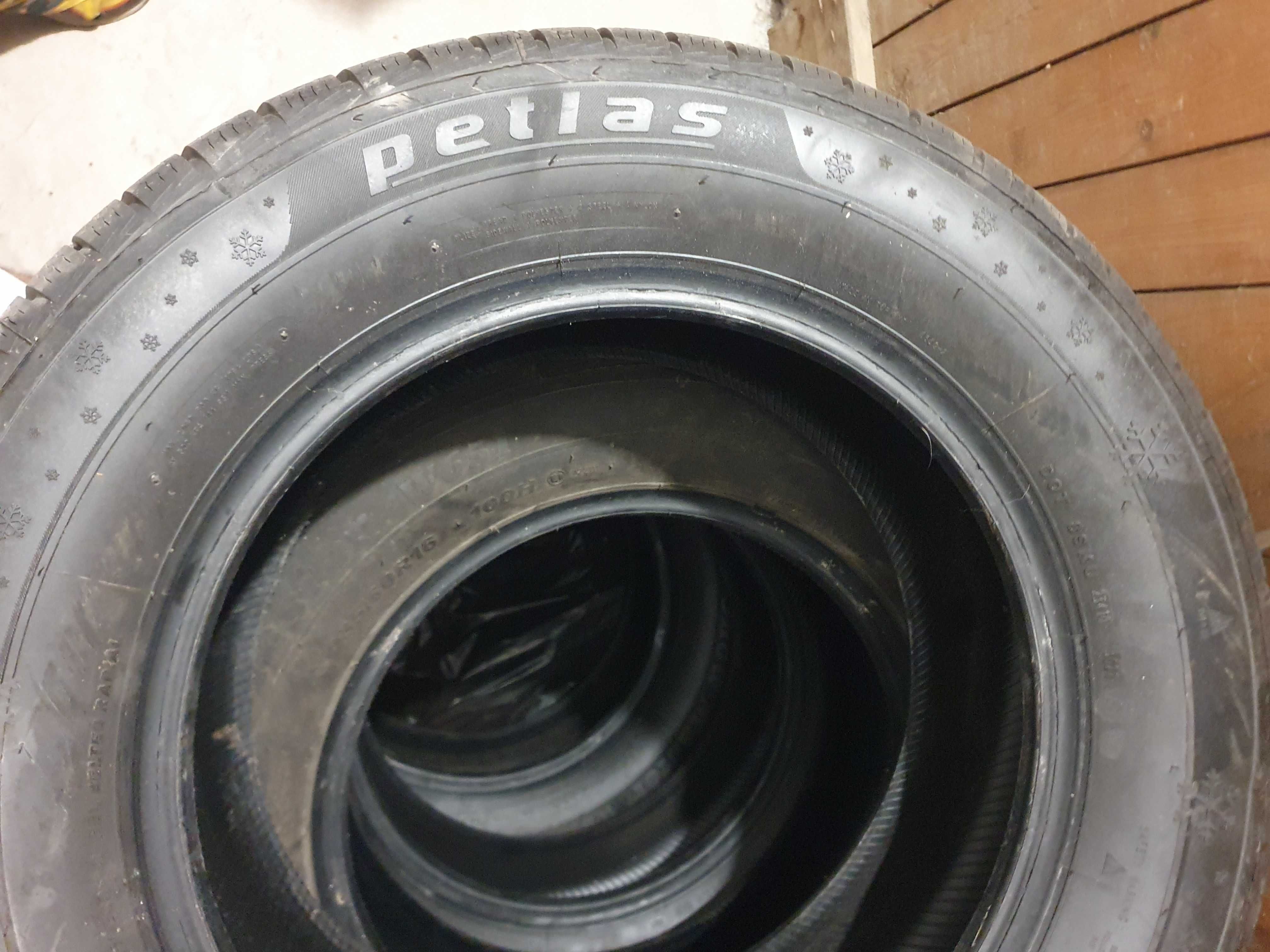 Зимни гуми Petlas 235/60/16