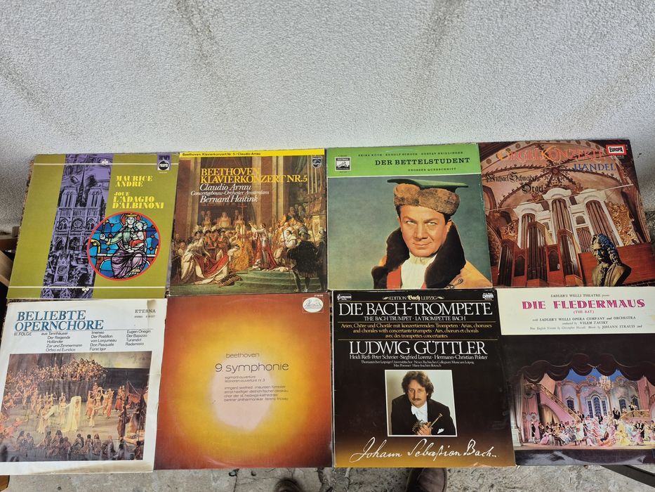 Vand lot 100lp discuri vinil cu muzică clasică mixta Artiști celebrii