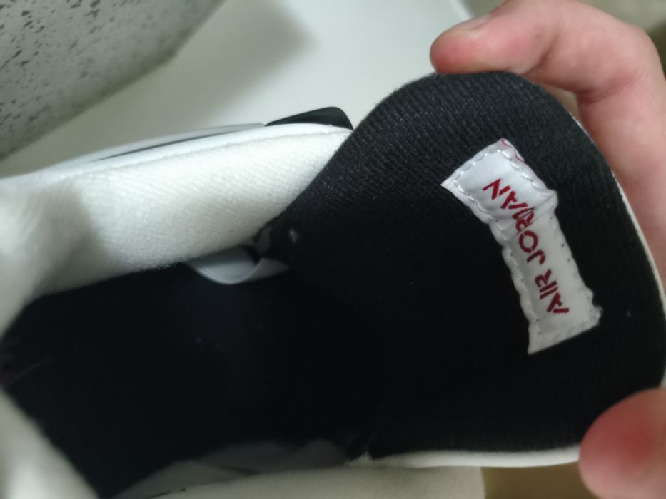 Air Jordan 4 white cement