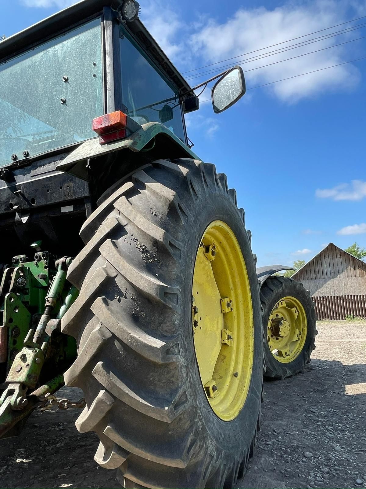 Vând tractor JOHN DEERE 3350