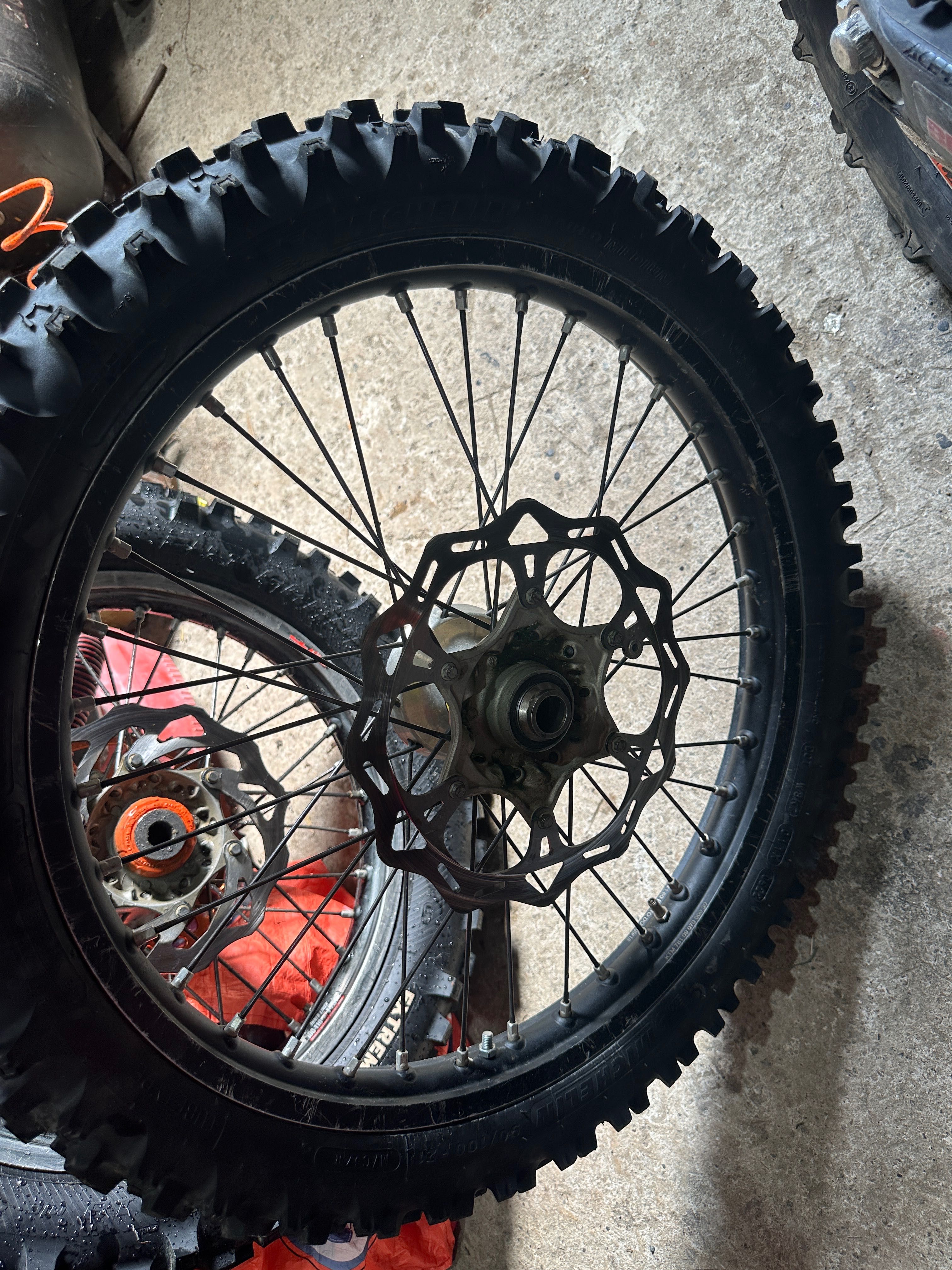 Set jenti 18,21 ktm 300 six days 2023
