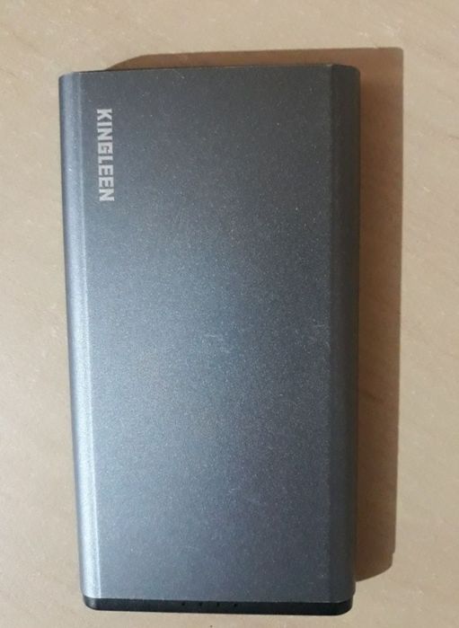 C  индикатором заряда. Новый. Повербанк