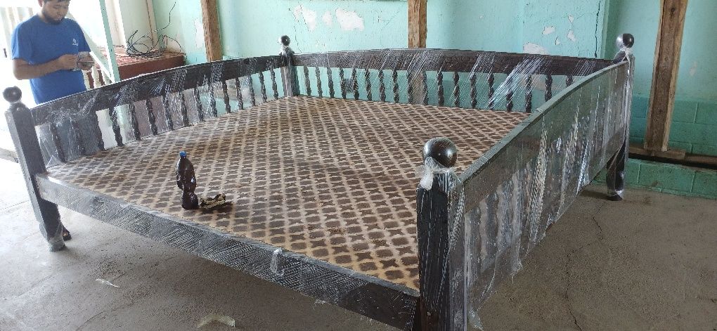 Сури тапчан карават