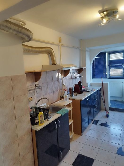 Inchiriez apartament 4 camere  central et 8 galati mazepa 1.