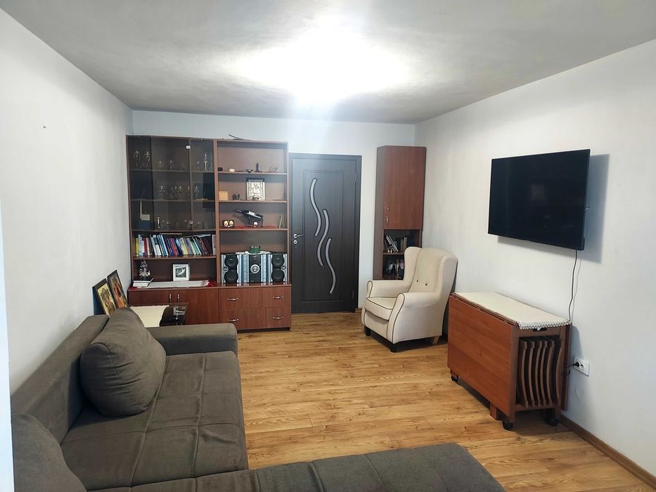 Apartament cu două camere în Mureseni. Suprafață 52 mp.