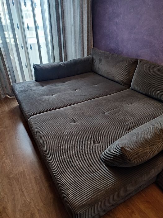 Vand canapea living in stare perfecta .