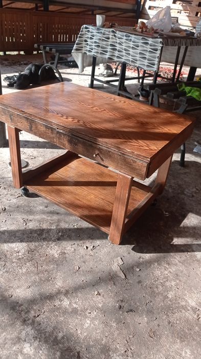 Журнальный столик