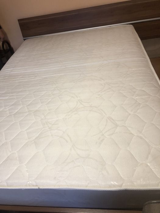 Продавам двулицев матрак Dreamzone