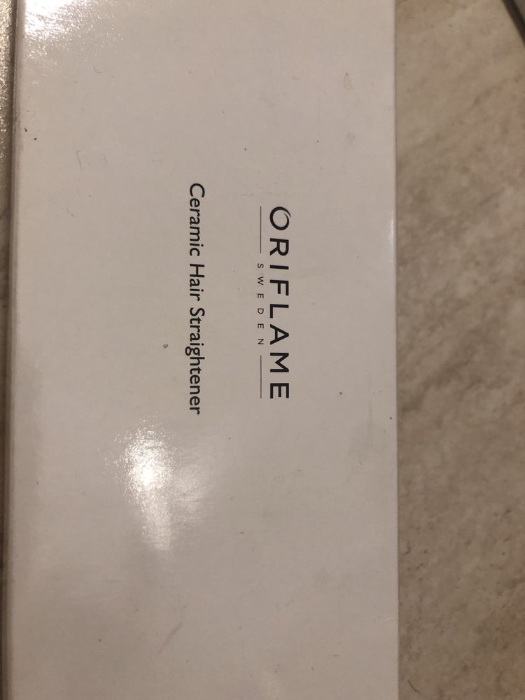 Placa de indreptat parului Oriflame Ceramic