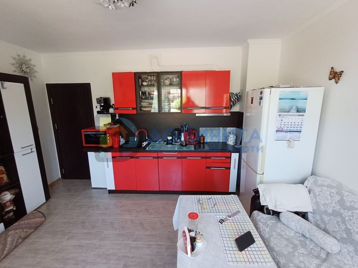 Продава се Двустаен апартамент в Царево - 45 кв.м за 1534 €/кв.м - Снимка #3