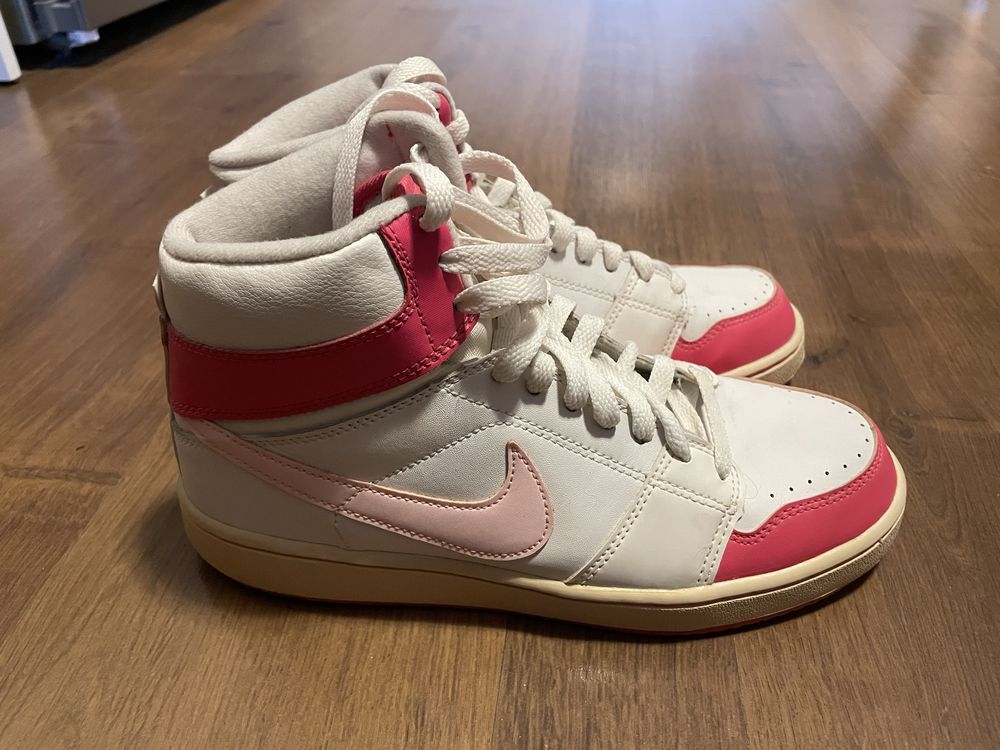 Nike розово и бяло високи кецове 38,5