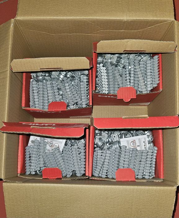 Cleme metalice de 20 mm și cuie Hilti de 17mm