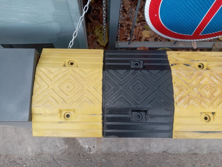 Lejayishiy poliseski лежачий полицейский