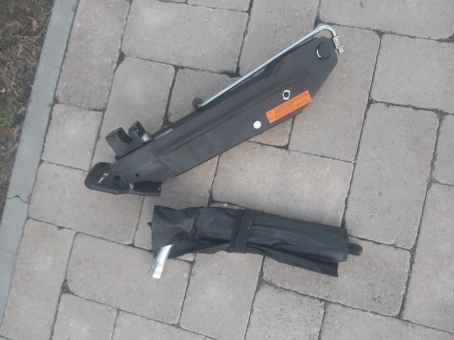 Cric audi Q3,Q5,etc +cheie si accesorii