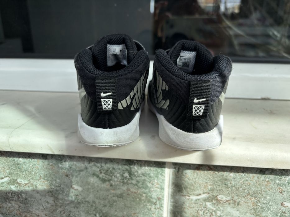 Nike Team Hustle D 9 Black високи кецове