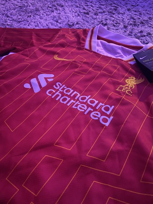 Compleu Liverpool, mărimea S, nou, cu eticheta