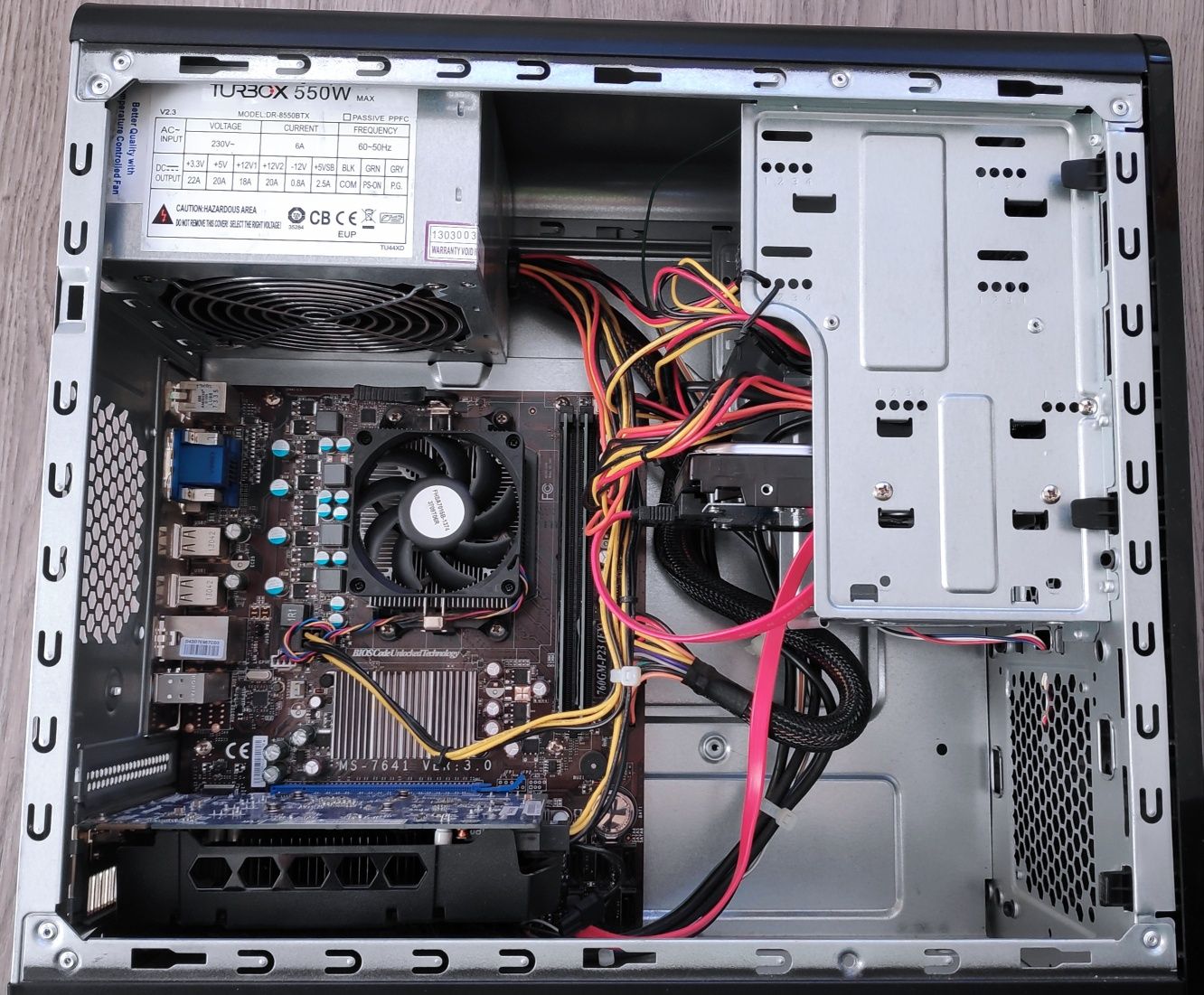 Компютър AMD FX6300 6Core, 8GB RAM, 1 TB Toshiba HDD, Video AMD 1 GB
