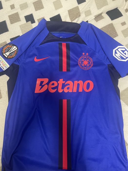 Tricou FCSB original semnat de jucatori