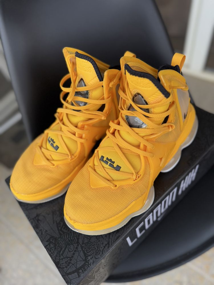 Баскетболни маратонки Nike Lebron 19