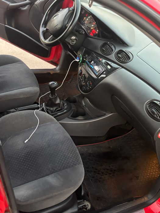 Vând sau schimb Ford focus