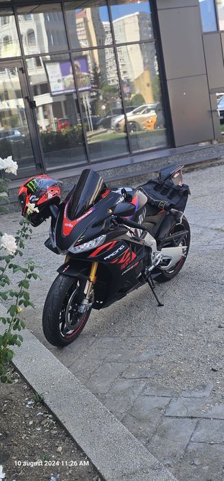 Aprilia rsv4 1100 factory/brembo/ohlins/akrapovic