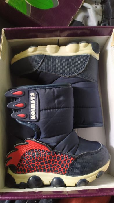 Сапоги детские, утеплённые, качественные, одели 3 раза, есть разные