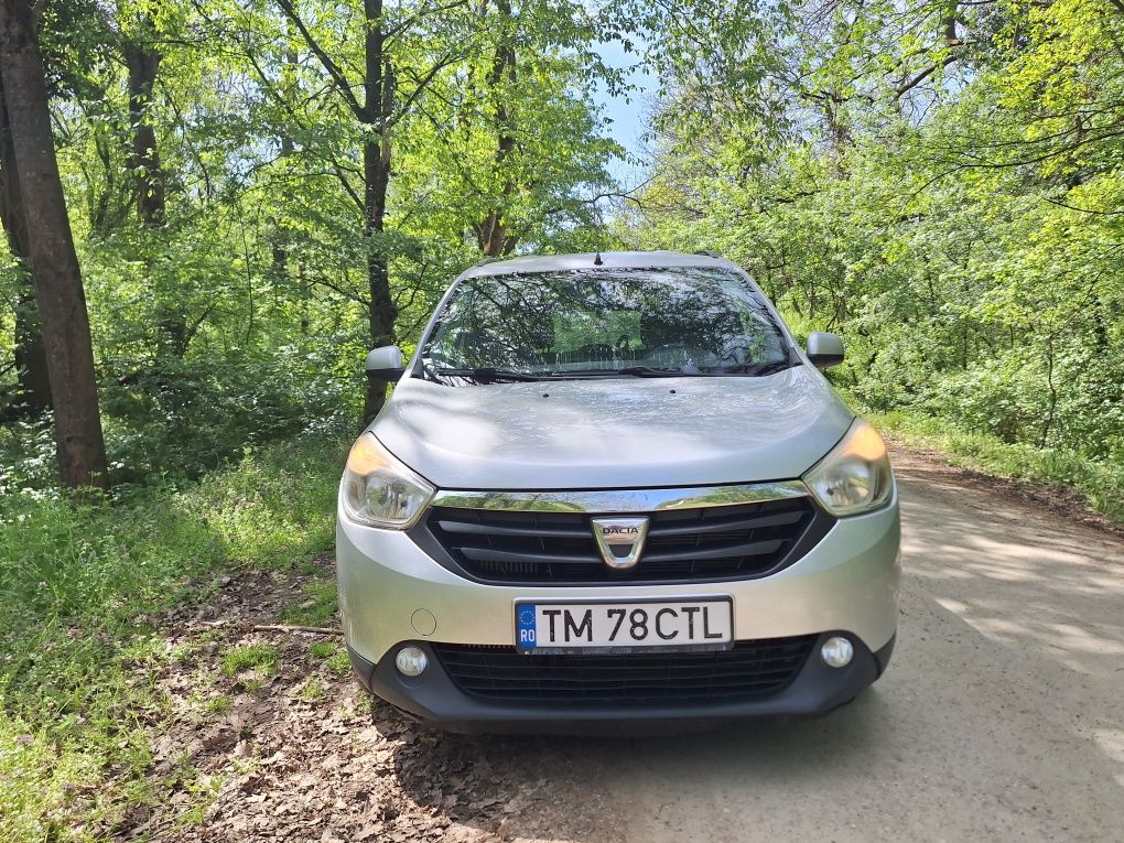Vând Dacia Lodgy