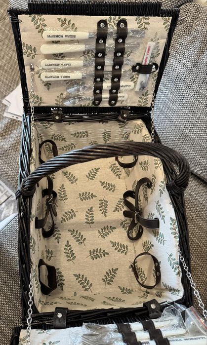 Cos de picnic pentru 4 persoane