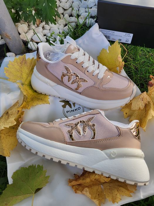 Оригинални сникърси Pinko