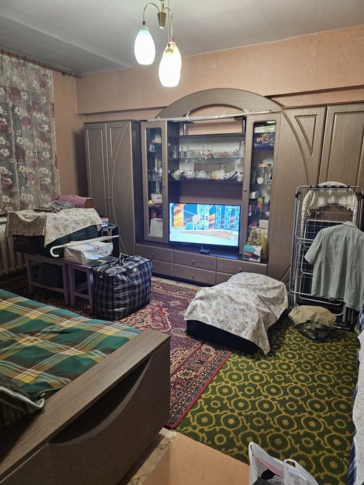 Продаю стенку пр-во Украина