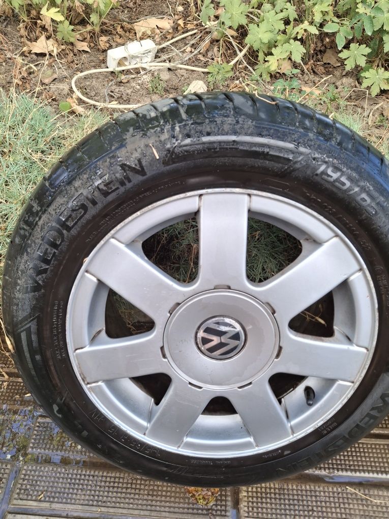Продавам оригинални лети джанти за WV Passat 15