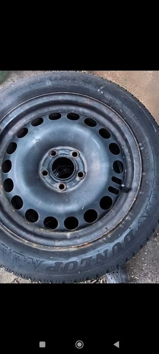 4 Cauciucuri Dunlop de iarnā cu jante, 205/55/16