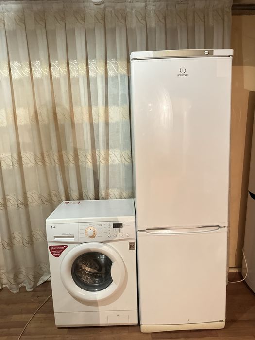 Продам холодильник Indesit