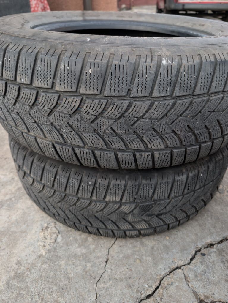Anvelope de iarna SH Dunlop 235/65/17
