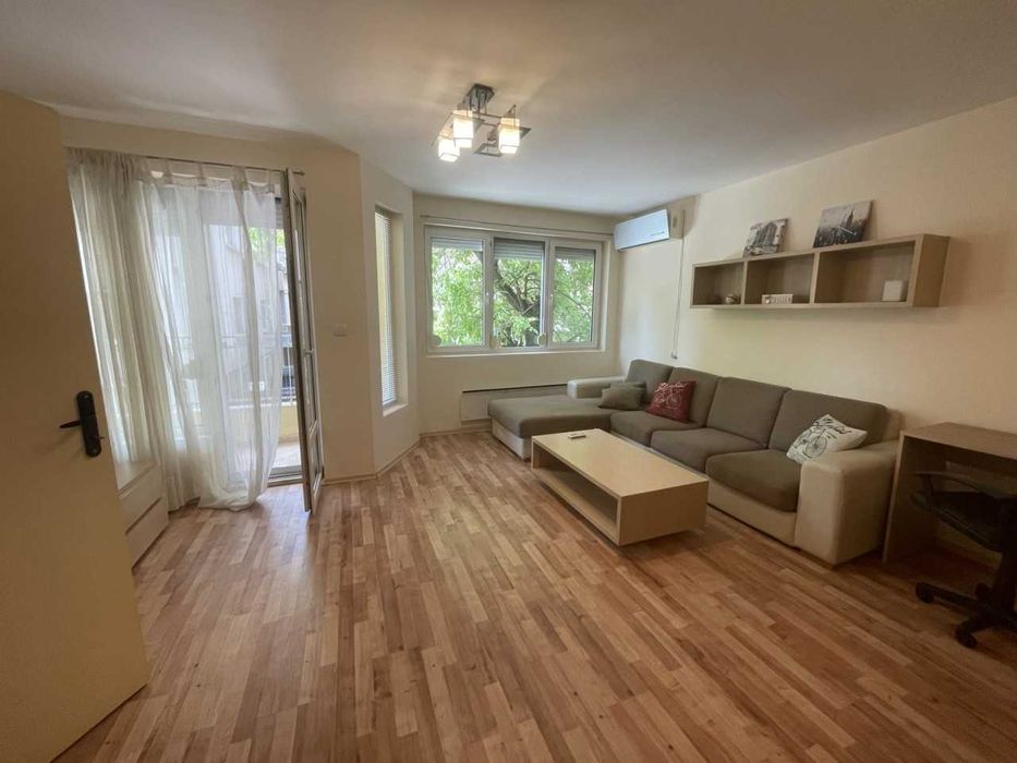 Двустаен  апартамент в Младежки Хълм