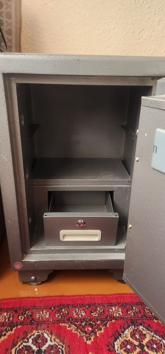 Сейф китайский сотилади холати уртача