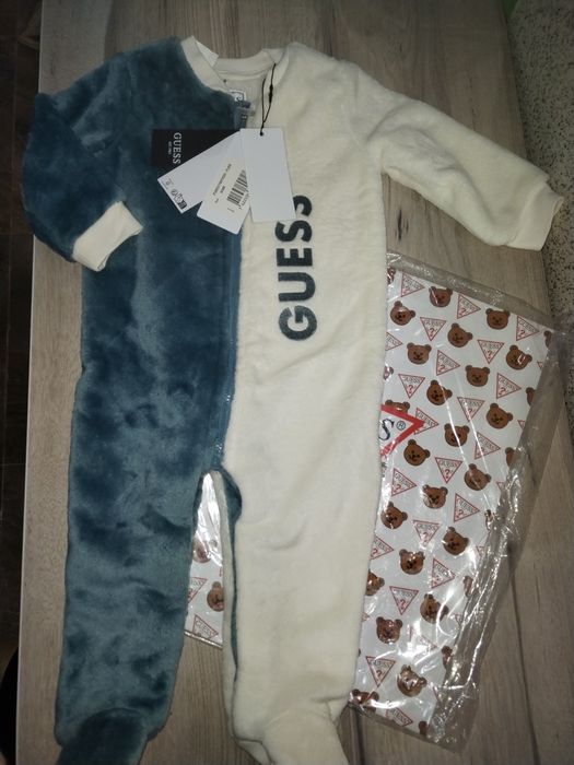 Бебешки гащеризон Guess - 6-9  месеца