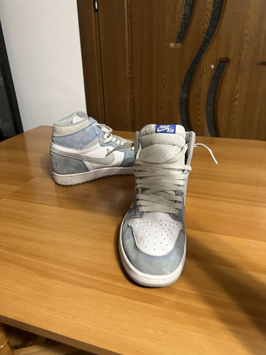 Jordan 1 Hyper Royale