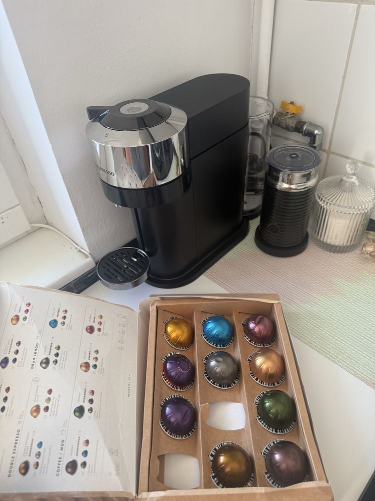 Aparat de cafea nespresso vertuo next