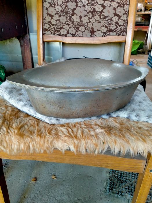 Утятница чугунная