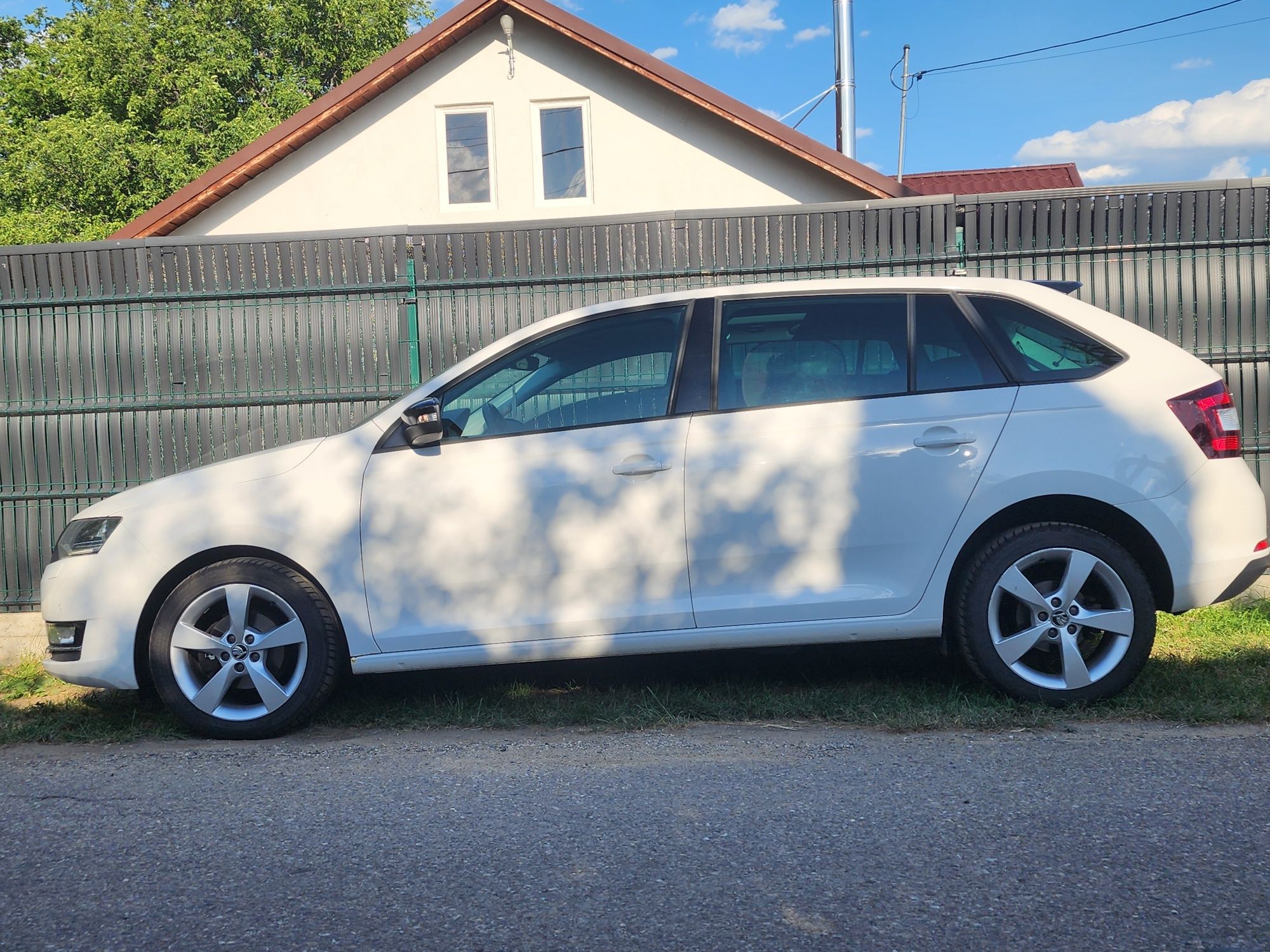 Skoda rapid spaceback(poate cea mai dotata de anul ei  din Romania)