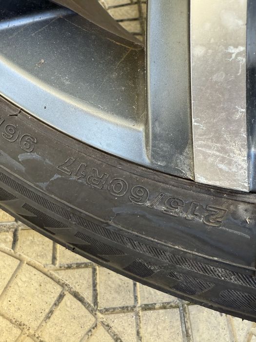 Алуминиеви двуцветни джанти с гуми Nissan Qashqai 216 60 17 4 броя